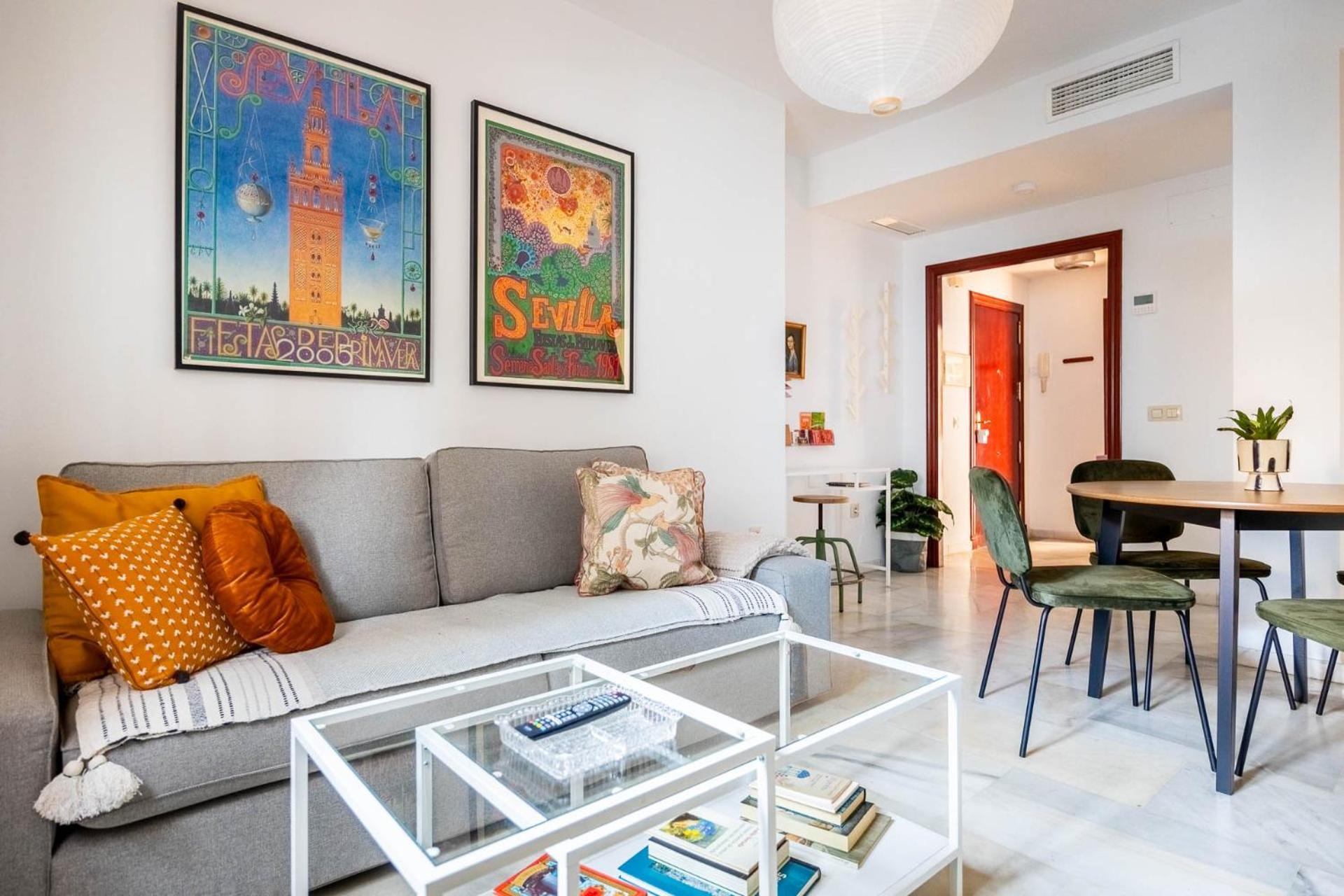 Piso Con Patio Privado Y Parking Nervion Sevilla Bagian luar foto