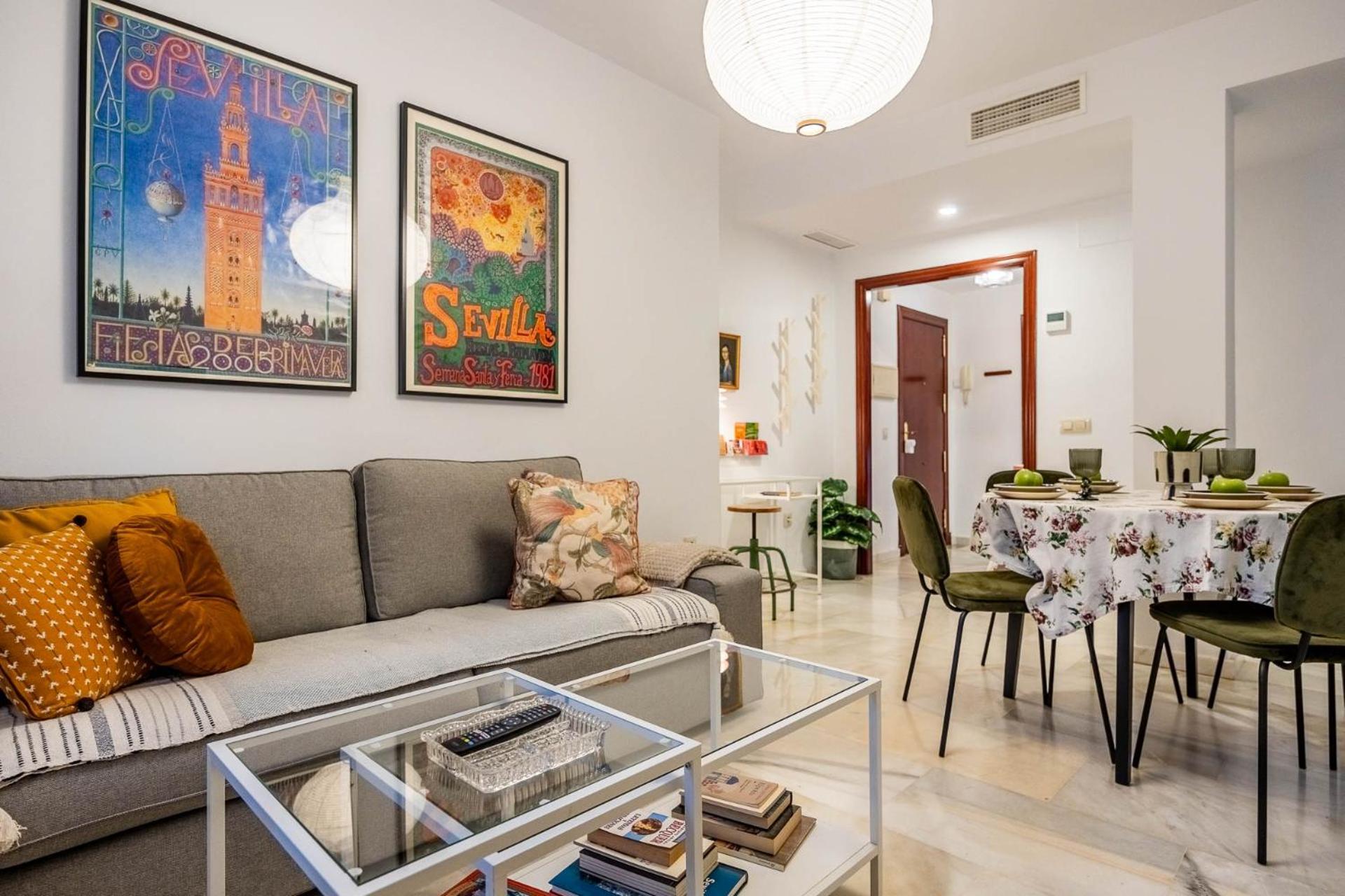 Piso Con Patio Privado Y Parking Nervion Sevilla Bagian luar foto